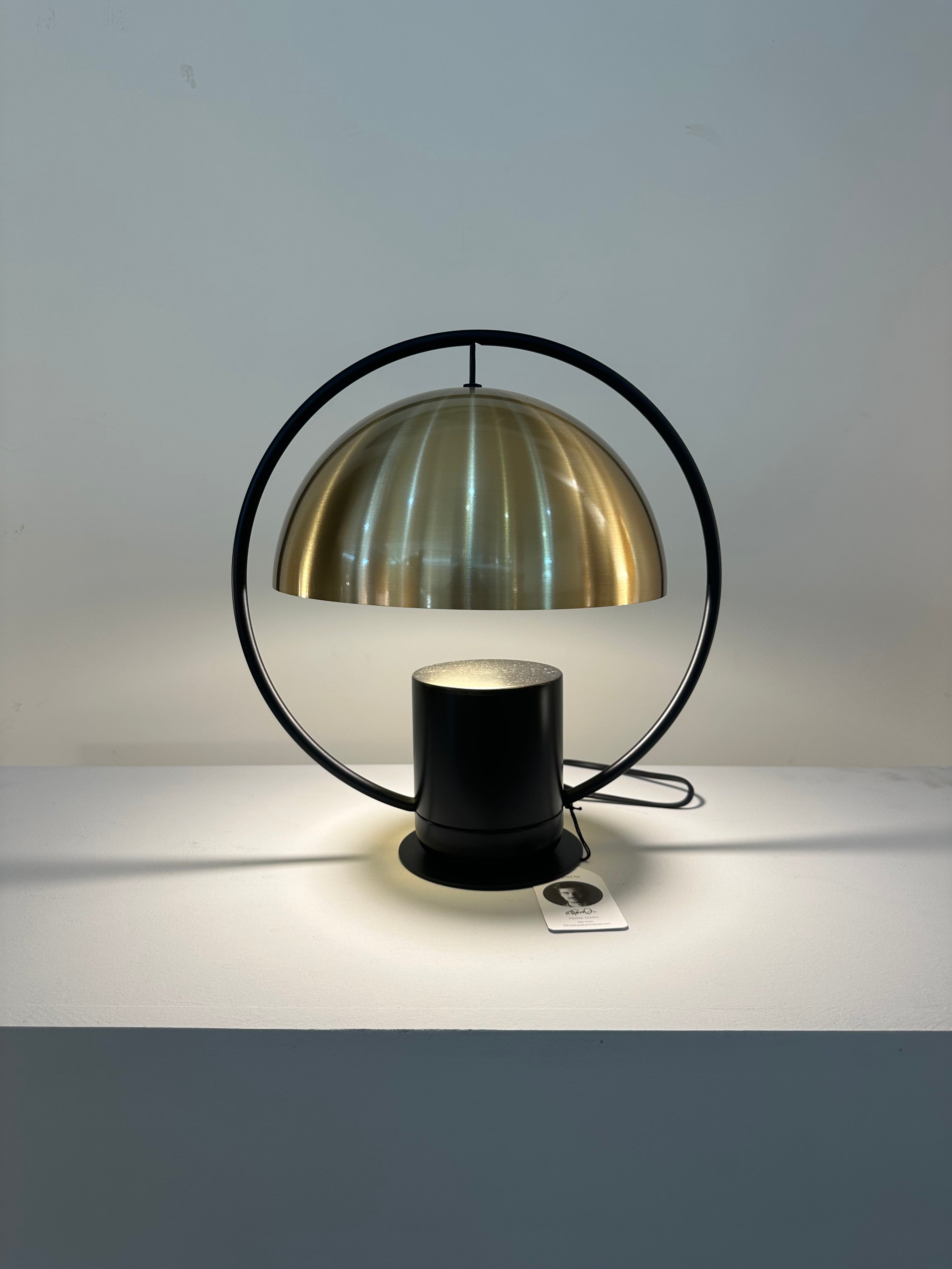 Sola Lamp - Black & Gold