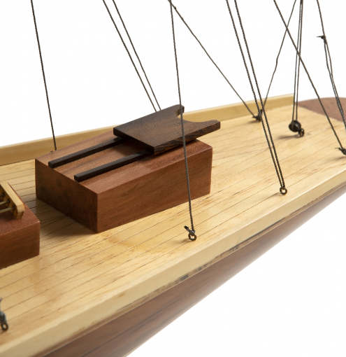 Endeavour Classic Wood